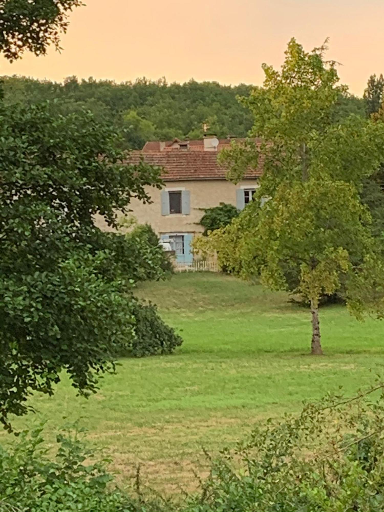 La Grange, 10 Rue Du Lavoir Saint-Martial-d'Albarede Экстерьер фото